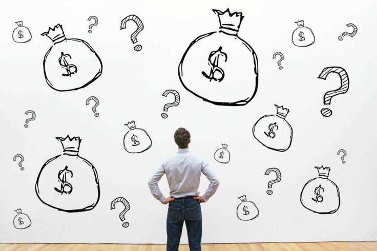 新手理財者站在金錢與投資選擇前，思考資產配置的方向